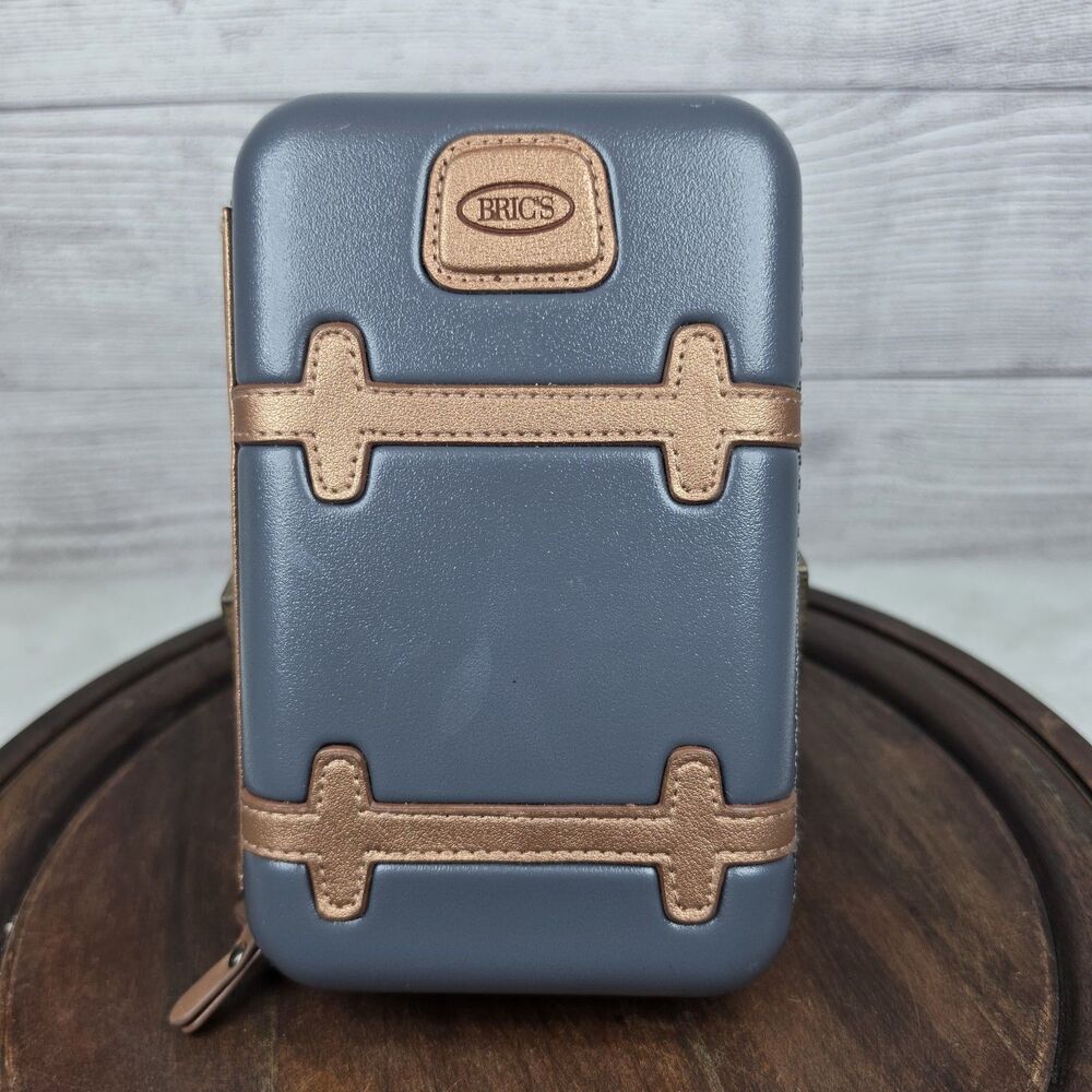 BRIC'S x Starlux Airlines Amenity Kit For Business Class Zip Closure